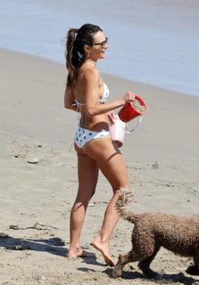 Jordana Brewster feet photo thumbnail