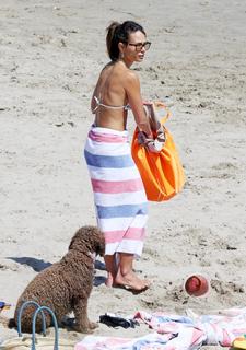 Jordana Brewster feet photo thumbnail