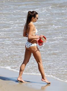 Jordana Brewster feet photo thumbnail