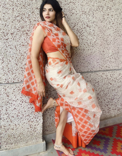 Poonam Yadav feet photo thumbnail