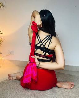 Poonam Yadav feet photo thumbnail
