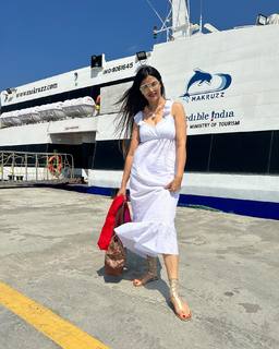 Poonam Yadav feet photo thumbnail