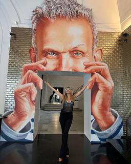 Heidi Klum feet photo thumbnail