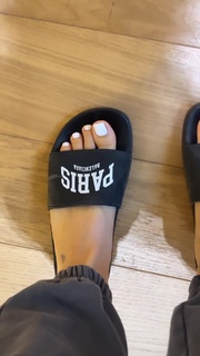 Nabilla Benattia feet photo thumbnail