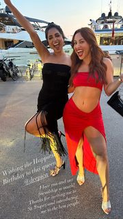 Francia Raisa feet photo thumbnail