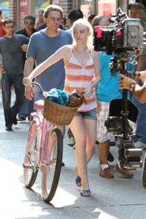 Dakota Fanning feet photo thumbnail