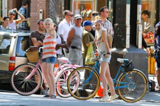 Dakota Fanning feet photo thumbnail
