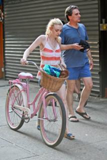 Dakota Fanning feet photo thumbnail