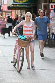 Dakota Fanning feet photo thumbnail