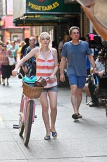 Dakota Fanning feet photo thumbnail