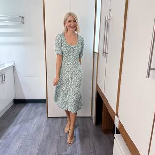 Holly Willoughby feet photo thumbnail