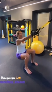 Pinar Altug feet photo thumbnail