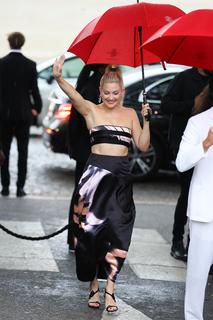 Kate Hudson feet photo thumbnail