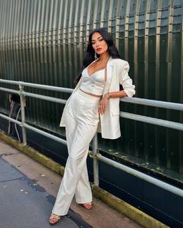 Nicole Scherzinger feet photo thumbnail