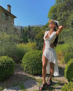 Nicole Scherzinger feet photo thumbnail