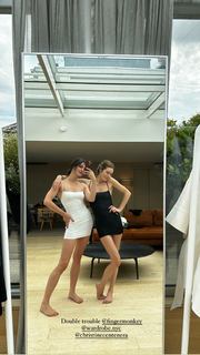 Phoebe Tonkin feet photo thumbnail