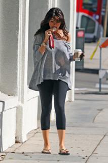 Sofía Vergara feet photo thumbnail
