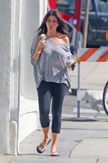 Sofía Vergara feet photo thumbnail