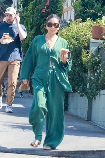 Shay Mitchell feet photo thumbnail