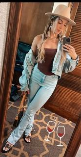 Chelsea Green feet photo thumbnail
