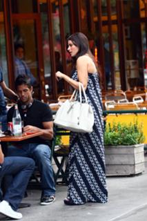 Sofía Vergara feet photo thumbnail