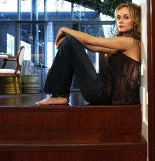 Diane Kruger feet photo thumbnail