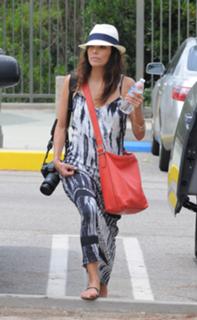 Eva Longoria feet photo thumbnail
