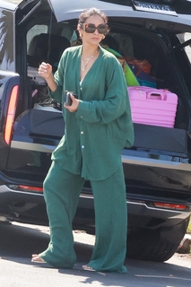 Shay Mitchell feet photo thumbnail
