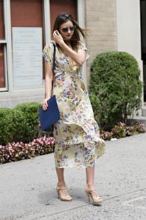 Miranda Kerr feet photo thumbnail