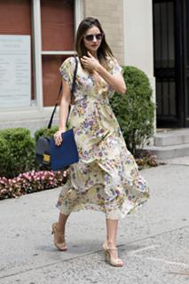 Miranda Kerr feet photo thumbnail