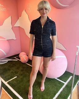 Pixie Lott feet photo thumbnail