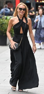 Amanda Holden feet photo thumbnail