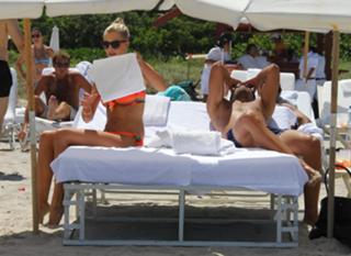 Lena Gercke feet photo thumbnail