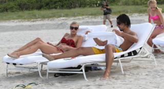 Lena Gercke feet photo thumbnail