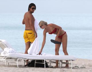 Lena Gercke feet photo thumbnail