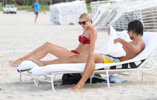 Lena Gercke feet photo thumbnail