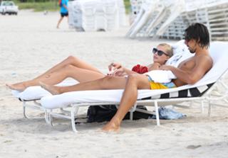 Lena Gercke feet photo thumbnail