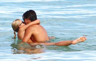 Lena Gercke feet photo thumbnail