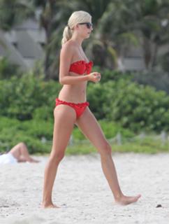 Lena Gercke feet photo thumbnail