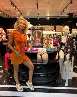 Jasmine Sanders feet photo thumbnail