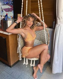 Jasmine Sanders feet photo thumbnail
