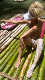 Jasmine Sanders feet photo thumbnail