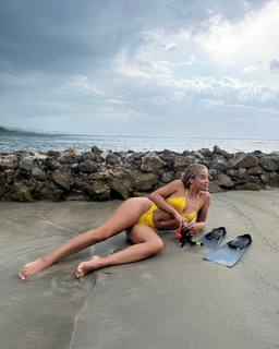 Jasmine Sanders feet photo thumbnail