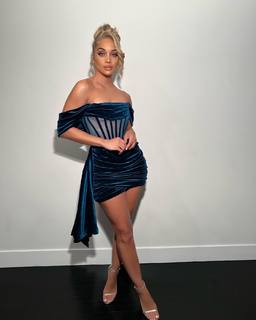 Jasmine Sanders feet photo thumbnail