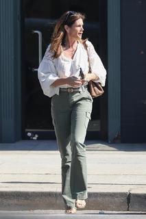 Cindy Crawford feet photo thumbnail