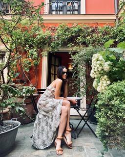 Abigail Spencer feet photo thumbnail