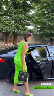 Caterina Balivo feet photo thumbnail