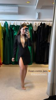 Larissa Manoela feet photo thumbnail