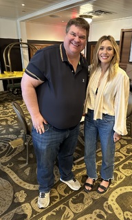 Elizabeth Olsen feet photo thumbnail