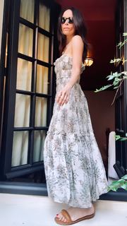 Abigail Spencer feet photo thumbnail